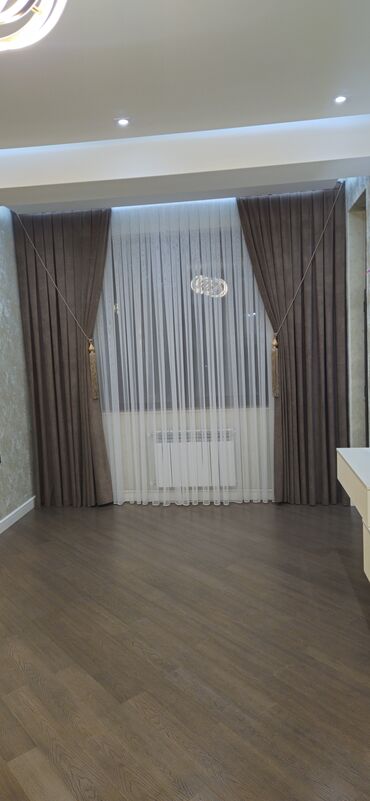 Pərdə və tüllər: Pərdələr otağa zəriflik və rahatlıq gətirir. Klassik üslubda dizayn — 3