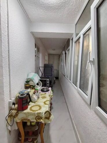 Kommersiya daşınmaz əmlakının satışı: Xırdalanda,Seyfəddin dağlı küçəsi, yol kenarı yeni tikili 5 mərtəbə — 7