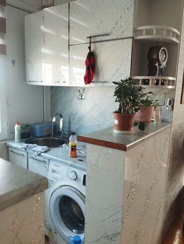 Uzunmüddətli kirayə mənzillər: 2 otaqlı mənzil – studiya tipli planlama - Geniş işıqlı zal və yemək — 8