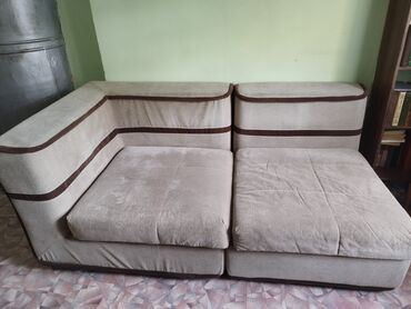 чешская мебель: Продам мягкую угловую большую мебель !