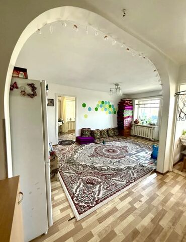 квартира керек дордой жактан: 2 комнаты, 48 м², 104 серия, 4 этаж, Косметический ремонт