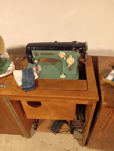 Tikiş maşınları: Tikiş maşını Chayka, İşlənmiş,Elektromexaniki, 2 saplı Ünvandan götürmə