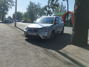 машина kia rio: Kia Rio: 2010 г., 1.4 л, Механика, Бензин, Хэтчбэк