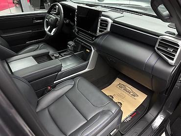 Toyota: Toyota Sequoia: 2023 г., 3.5 л, Автомат, Гибрид, Внедорожник — 10
