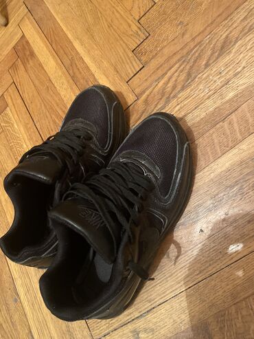 cizme na pertlanje: Nike, 39, bоја - Crna