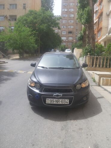 chevrolet cruze 2017 qiymeti: Chevrolet Aveo: 1.6 l | 2012 il | 320000 km Sedan