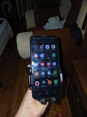 Avtomobil üçün universal telefon tutacağı - Ön şüşəyə və ya panelə