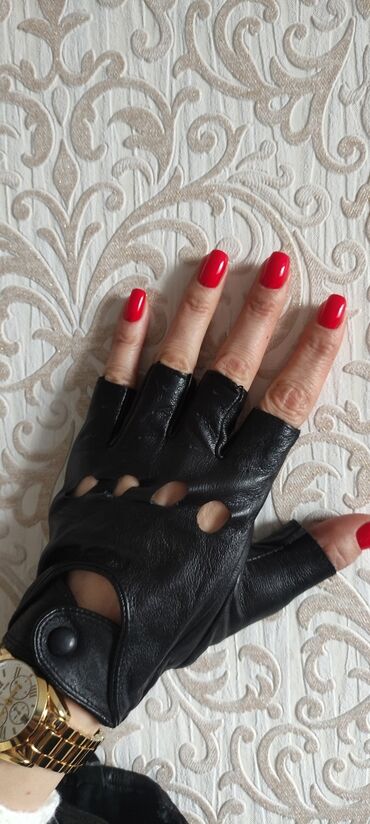 муфта для рук: Перчатки женские без пальцев, натуральная кожа. Берегут руки в