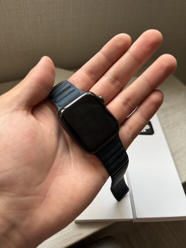 Apple Watch: Продаю умные часы Apple Watch SE 44m Space Gray. 1-го поколения