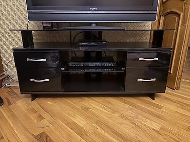 Qara rəngli televiziya stendi / TV tumbası - Material: parlaq qara