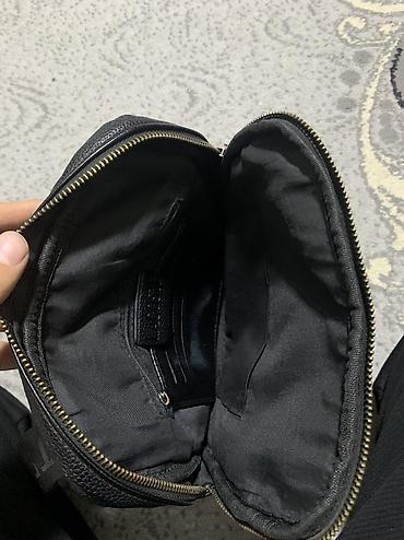 Барсетки: Барсетка, Uniqlo, Материал: Натуральная кожа, Регулируемый ремень, Разделенные отделения, Новый — 5