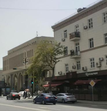 nahcivan ev kiralari: Elmlər Akademiyasi metro tam yani Qoc ət restoranın üstündəki daş 4 — 1