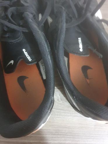 Patike: Nike original.Cista koza.Stanje super.ima jednu malu oderotinu — 12