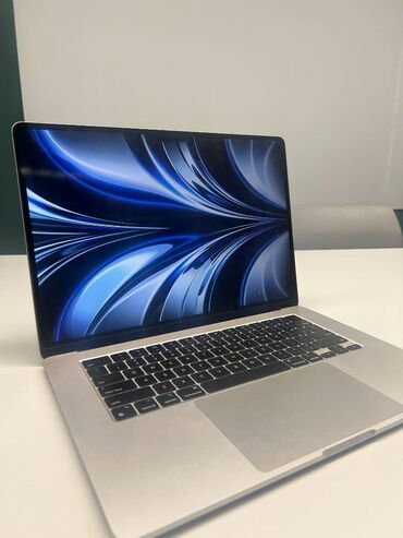 Apple MacBook: Apple MacBook, 15.4 ", Apple M2, 256 GB, Pulsuz çatdırılma