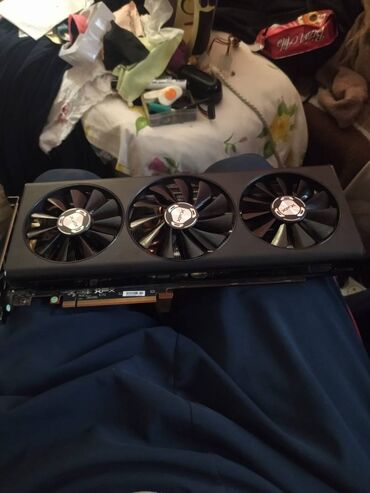 Жёсткие диски (HDD): Видеокарта AMD Radeon RX 5700 XT, 8 ГБ, Б/у
