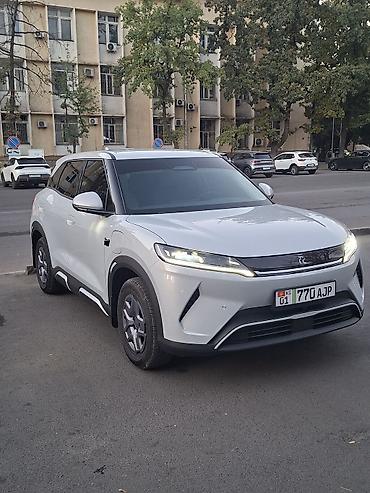 byd one up: BYD Yuan Up: 2025 г., Электромобиль — 3