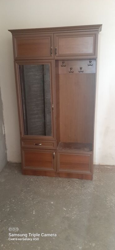 İşlənmiş, Açılan, 3 qapılı Düz dolab, Dəhliz dolabı