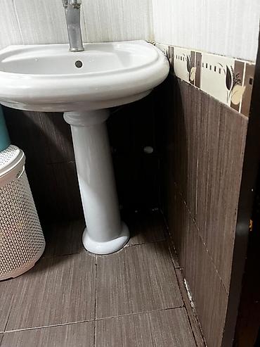 tualet ucun unitaz: Pilləli dayaqla keramik əl-üz yuma lavabosu - Material: ağ şirli — 4