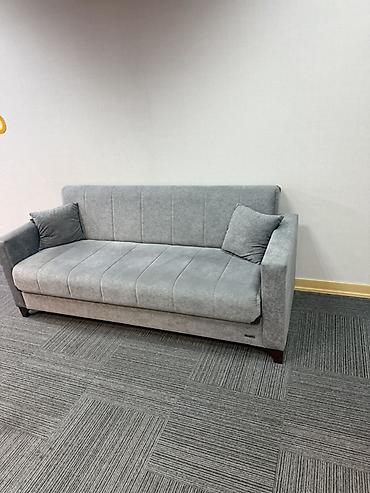 Boz rəngli üçnəfərlik divan - Minimalist və müasir dizayn: düz