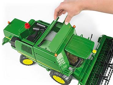 laguna pernice: Kombajn John Deere T670i – BRUDER, razmera 1:16 Šifra proizvoda: 02 — 9