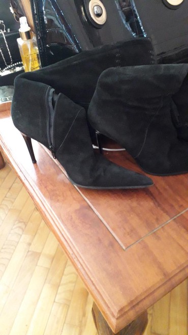 bele patike i odelo: High boots, 38