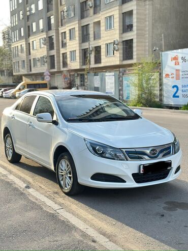 Легковой транспорт: Сдаю в аренду: Легковое авто, Частная аренда