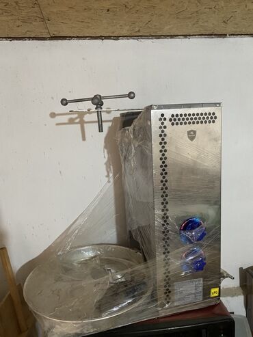 оборудование для мороженого: Газовый гриль-шаурма (вертикальный гриль/шаурмница) - Топливо: LPG