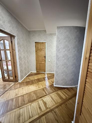 с животными: 3 комнаты, 84 м², Юг-2 мкр Сталинка, 2 этаж, Косметический ремонт — 2