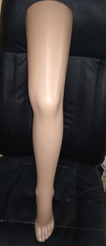 Ostalo: Izlozbene noge za carape (oprema za butik)