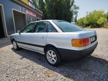 афто нива: Audi 80: 1989 г., 1.8 л, Механика, Бензин, Седан