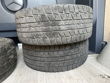 купить резину зимнюю в рассрочку: Покрышки 215/45/17 2 штуки разные без шишек и проколов цена 1500 за