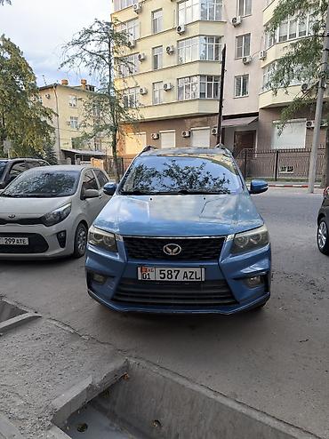 бид е2: BYD : 2021 г., 1.3 л, Механика, Бензин, Минивэн — 1
