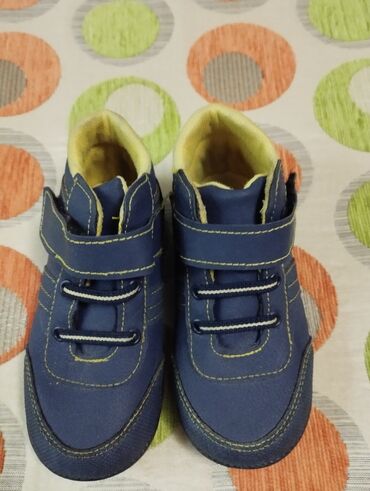 детские кожаные ботинки: Продаю ботинки весна,осень в отличном состоянии Размер 26 цена 5 манат