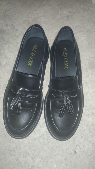 обувь туфли женские: Продаю почти новые Лоферы от фирмы SALINA, один раз носила 38