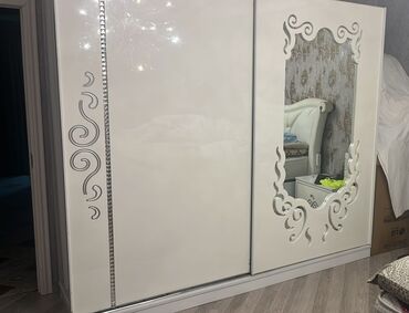 барби шкаф для одежды: Б/у, Купе, 2 двери Прямой шкаф, Шкаф-вешалка