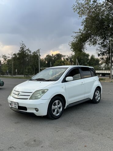 ist toyota: Toyota ist: 2002 г., 1.5 л, Автомат, Бензин, Седан