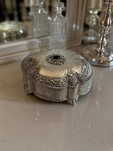 şkatulka: Mücrü Zinət əşyaları üçün, Metal — 4