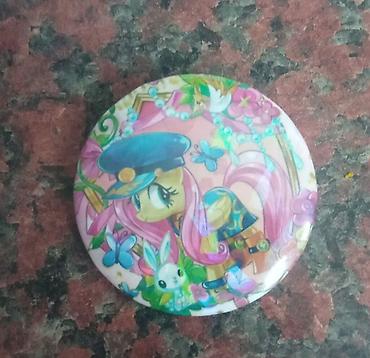 Значки, ордена и медали: Продаю значки 2 фигурные пластиковые, остальные круглые — 7