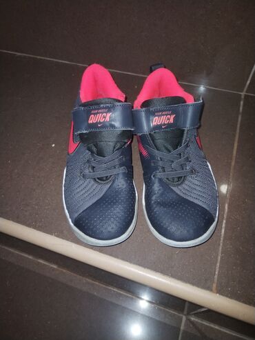 tn patike buzz: Nike, Size - 32