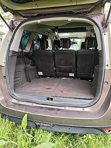 traktor t 30: Renault Grand Scenic: 1.5 l | 2010 il 275000 km Van/Minivan — 1