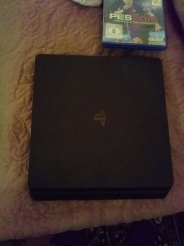 PS4 (Sony Playstation 4): PlayStation 4 satılır 350 manata heç bir problemi yoxdu ciddi şəxslər — 5