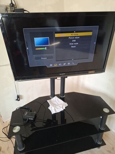 sazz wifi modem ix380: 82 ekran telvzor ve atligi usdada olmuyub yaxwi veziyetdedi iksi bir