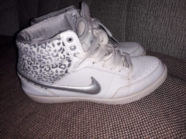 Patike i sportska obuća: Nike patike! Ženske, nošene ali u odličnom stanju ! Broj 38