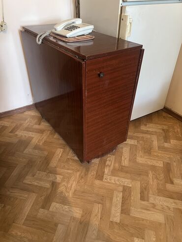 детский столик трансформер для кормления: Зал үчүн үстөл, Колдонулган, Бүктөө, Тик бурчтуу