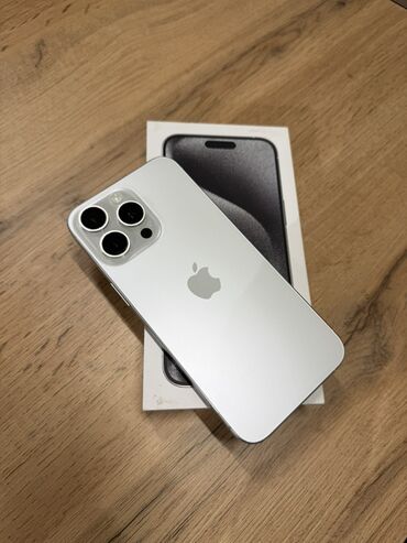 сумки для ноутбуков crumpler: IPhone 15 Pro Max, Колдонулган, 256 ГБ, White Titanium, Куту, 86 %