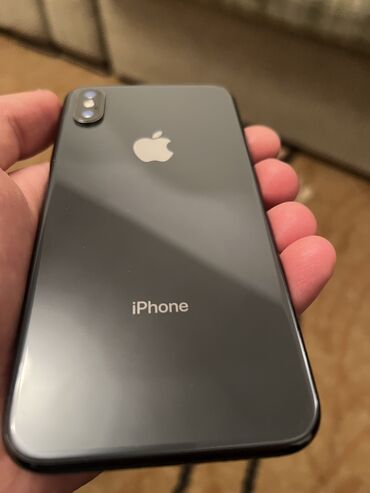 Apple iPhone: IPhone X, Б/у, 64 ГБ, Черный, Чехол, 74 %