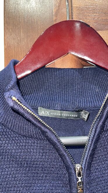 Sviterlər: Kişi üçün sviterlər,hamisi yaxşi vezoyyetde,razmer M-L — 10