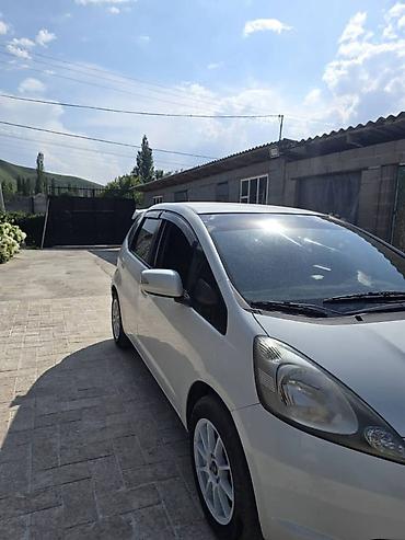 хунчи авто: Honda Jazz: 2010 г., 1.4 л, Робот, Бензин, Хэтчбэк — 4