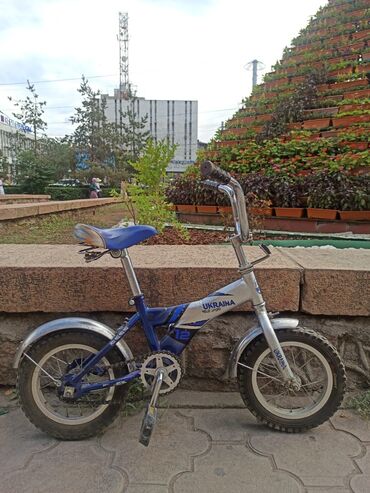 детский двухколесный велосипед от 3 лет: Велосипед трёхколёстный на 3-7 лет. В отличном состоянии, колеса