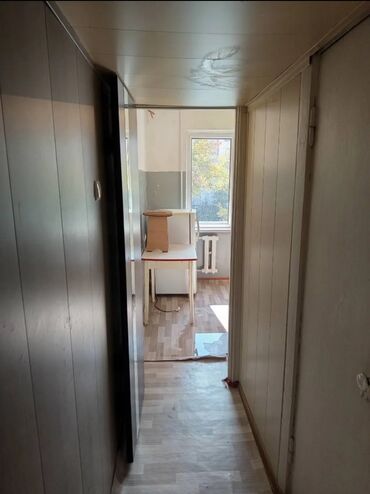 3 комнатная квартира 104 серии: 1 комната, 32 м², 104 серия, 3 этаж